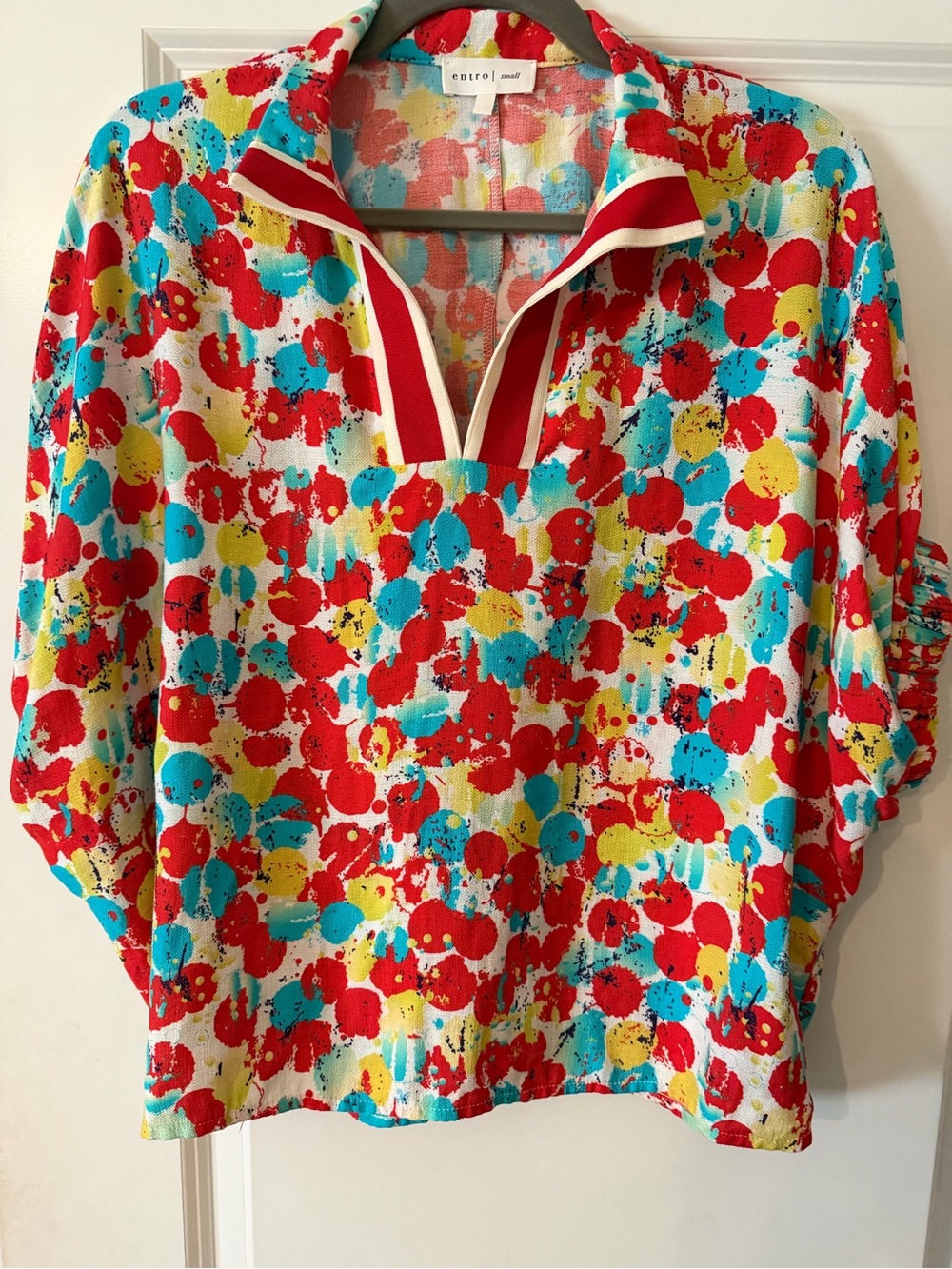 entro Red, women’s size small Turquoise & Yellow Splash Print Popover Blouse
